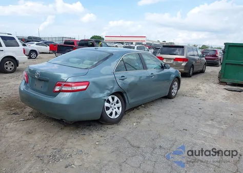 2010 Toyota Camry Le z USA, uszkodzony, nr VIN 4T1BF3EK6AU533642